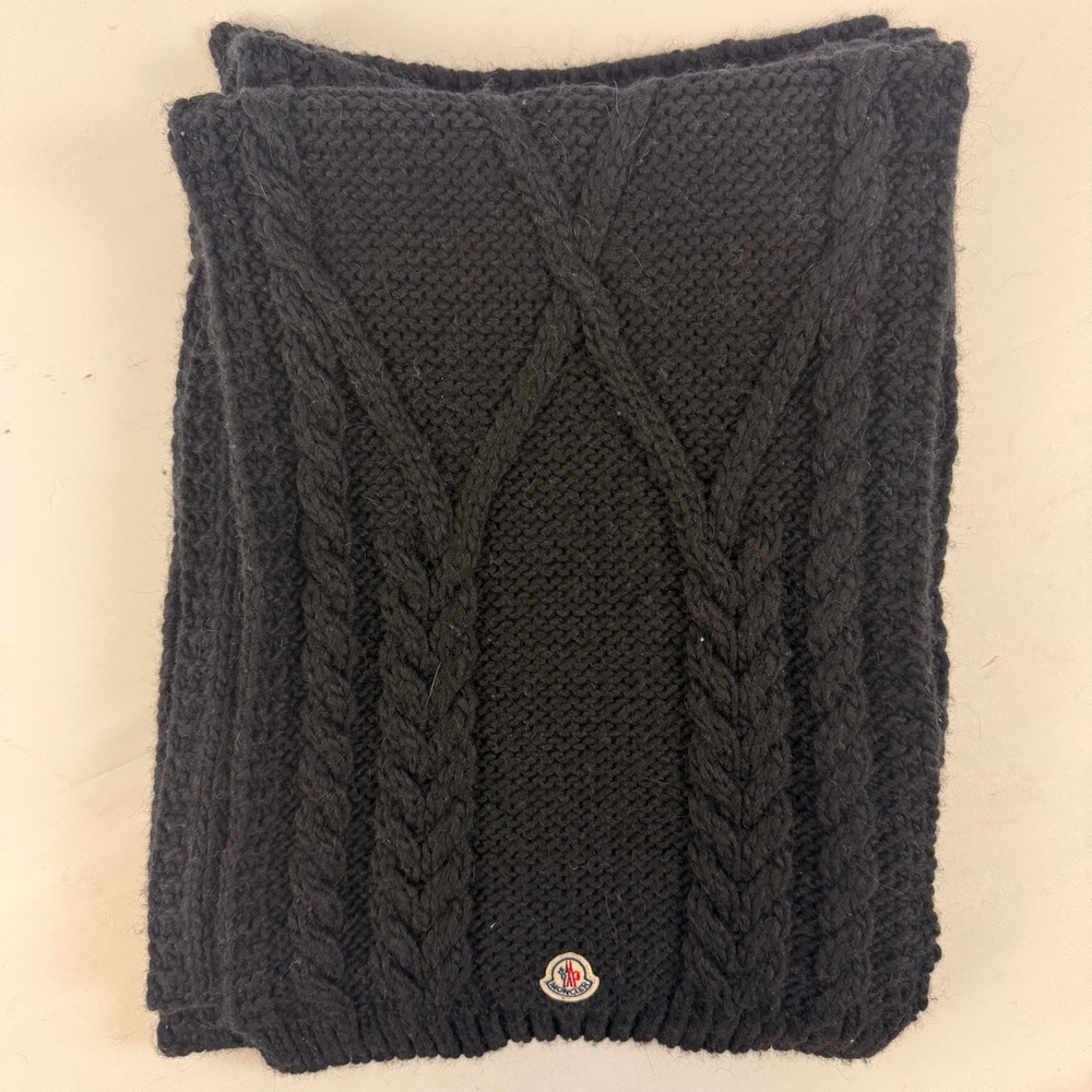 Moncler Black Cable Knit Wool Scarf Logo Patch Italy‎ Winter Luxury Designer